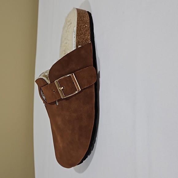 Size 8, Nicole Miller Brown Faux Fur Clogs - Picture 6 of 12